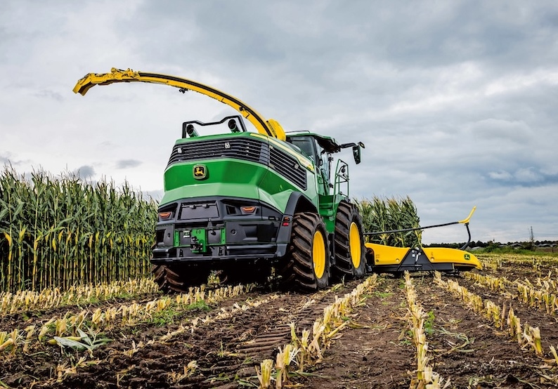 John Deere forage harvester power tops 1,000hp