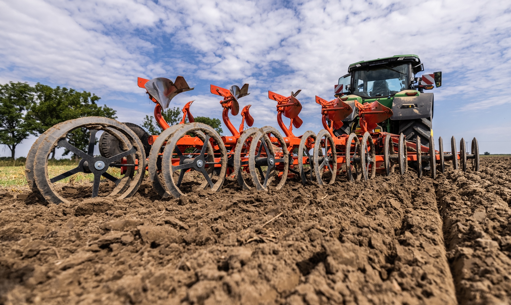 Kuhn sells fewer new machines