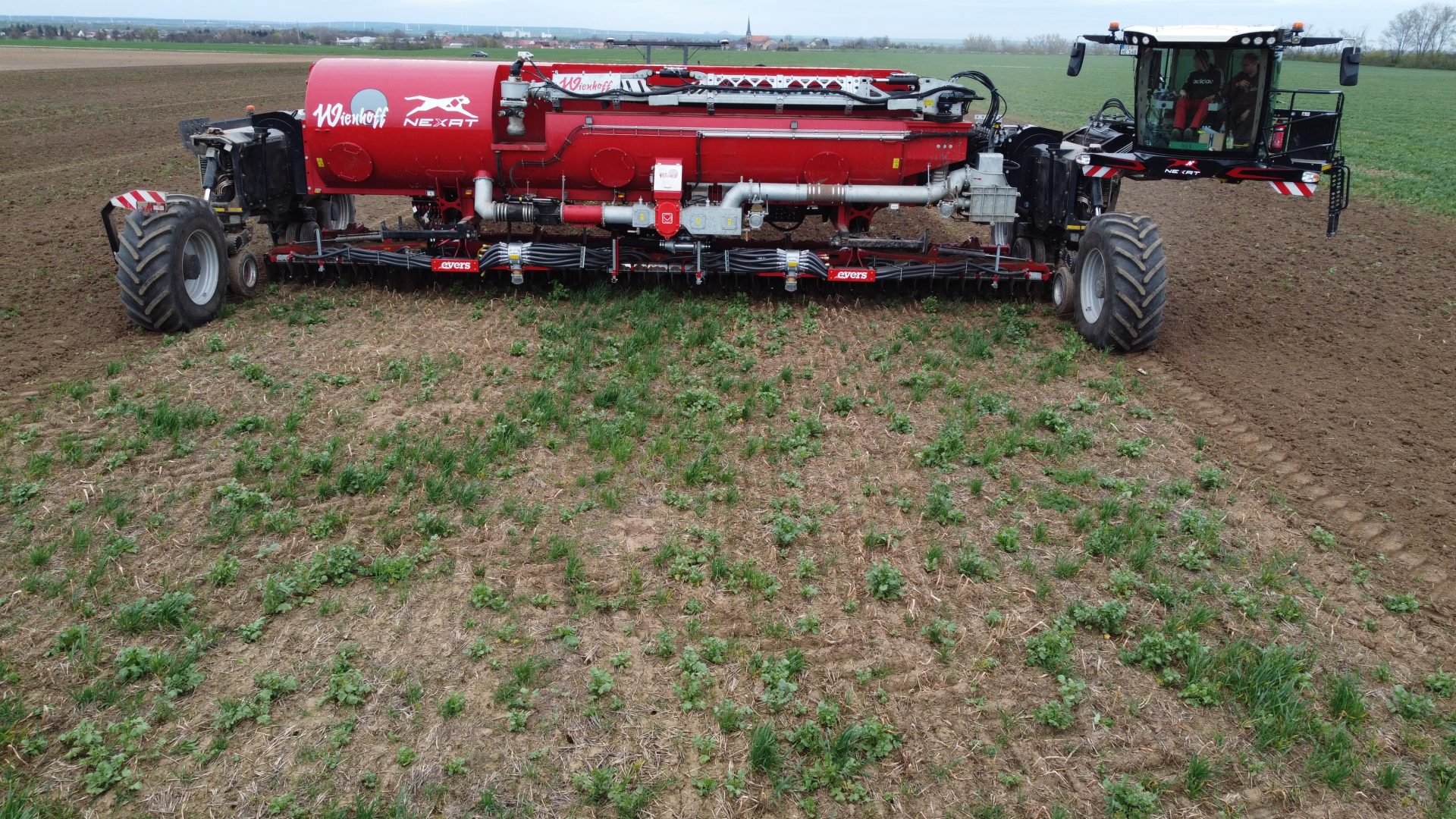 Nexat with 14m Evers slurry injector
