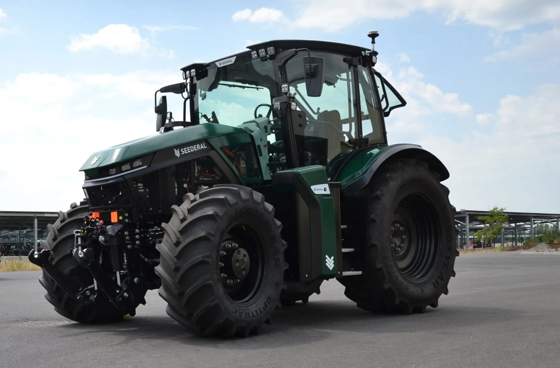Seederal shows 160hp electric tractor