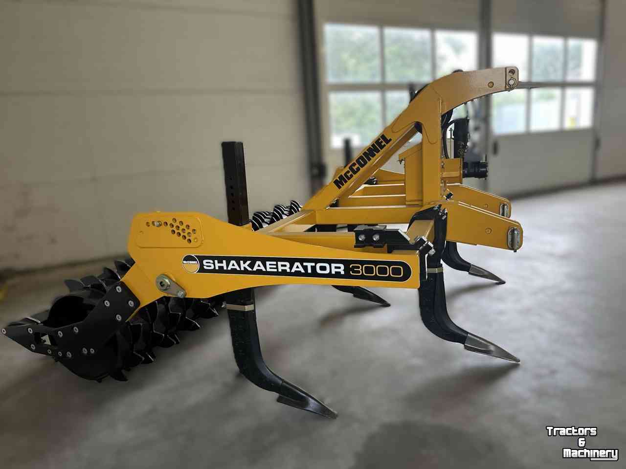 Deep subsoiler McConnel SHAKAERATOR bouwlandwoeler - vibratiewoeler