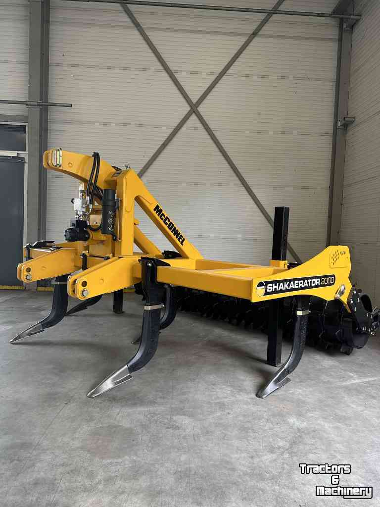 Deep subsoiler McConnel SHAKAERATOR bouwlandwoeler - vibratiewoeler