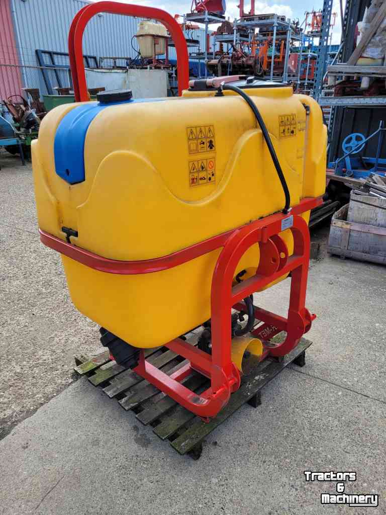 Fieldsprayer 3 points  Jarmet spuitvat 600 ltr