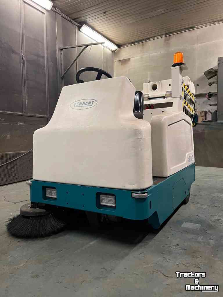 Sweepers and vacuum sweepers Tennant 6200
