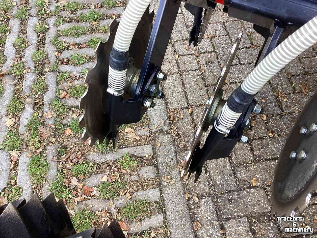 Overseeder SMS Smart 300 Doorzaaimachine