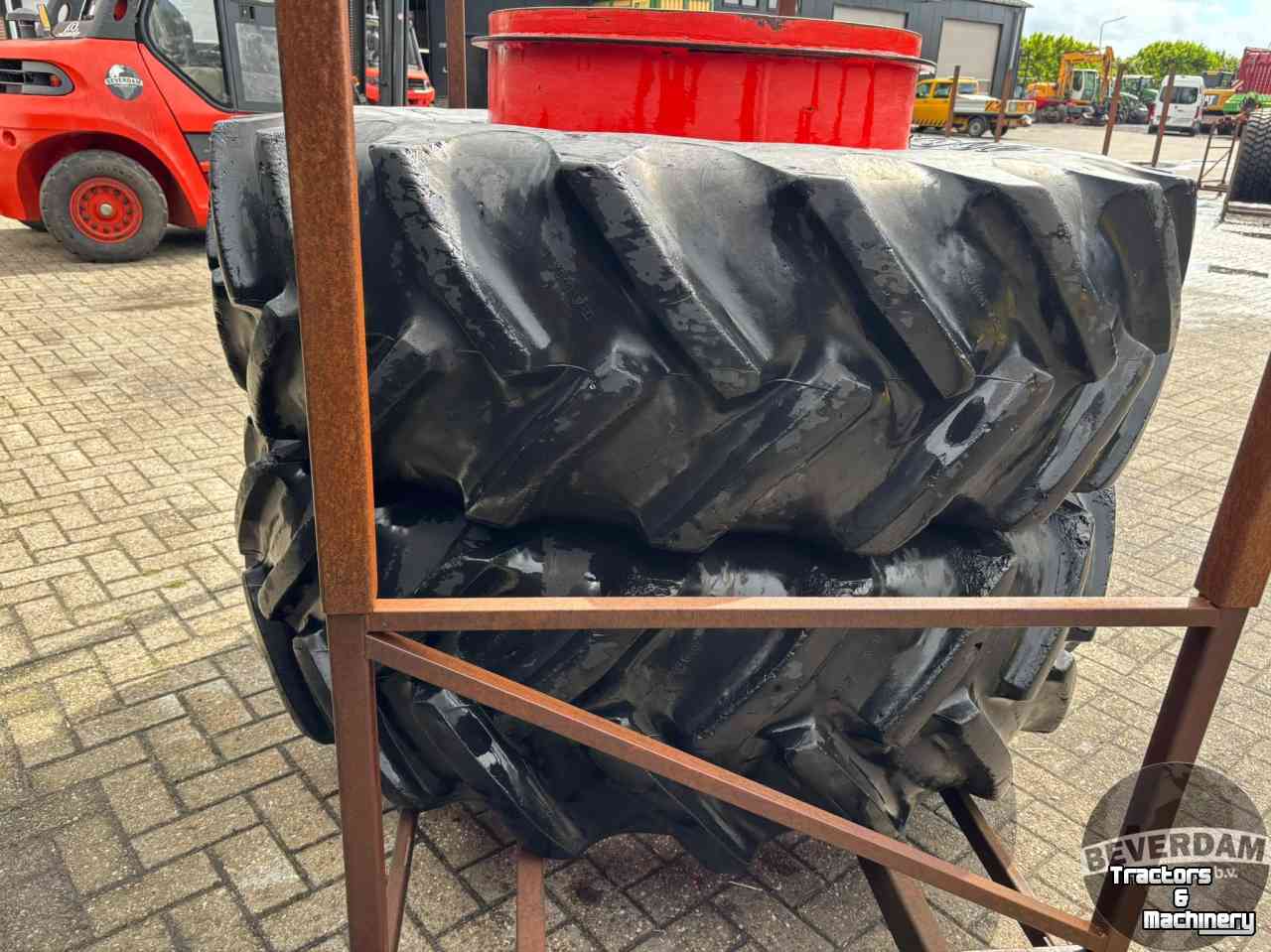 Wheels, Tyres, Rims & Dual spacers Good Year 20.8R38 dubbellucht