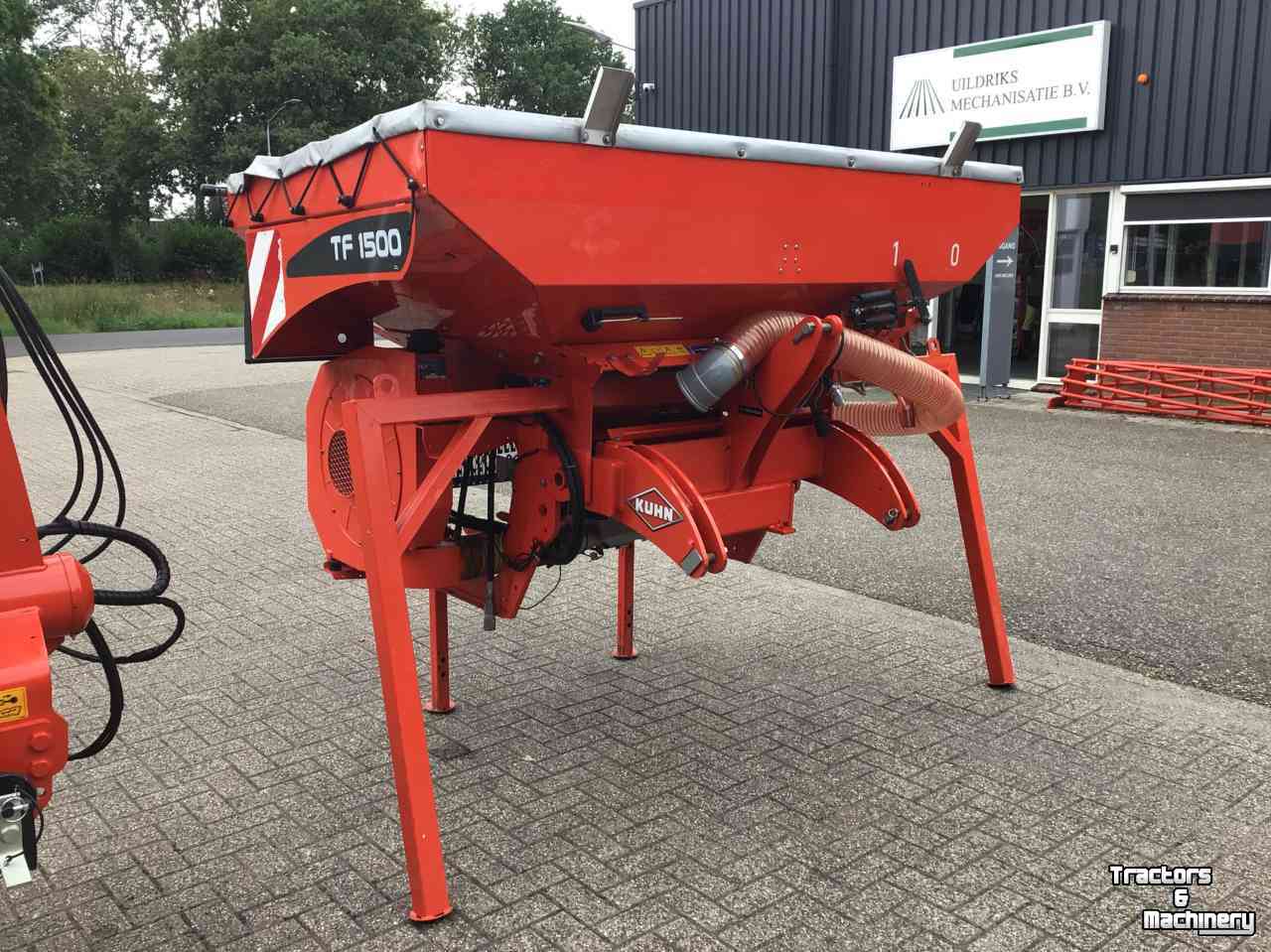 Front hopper seed drill Kuhn TF 1500