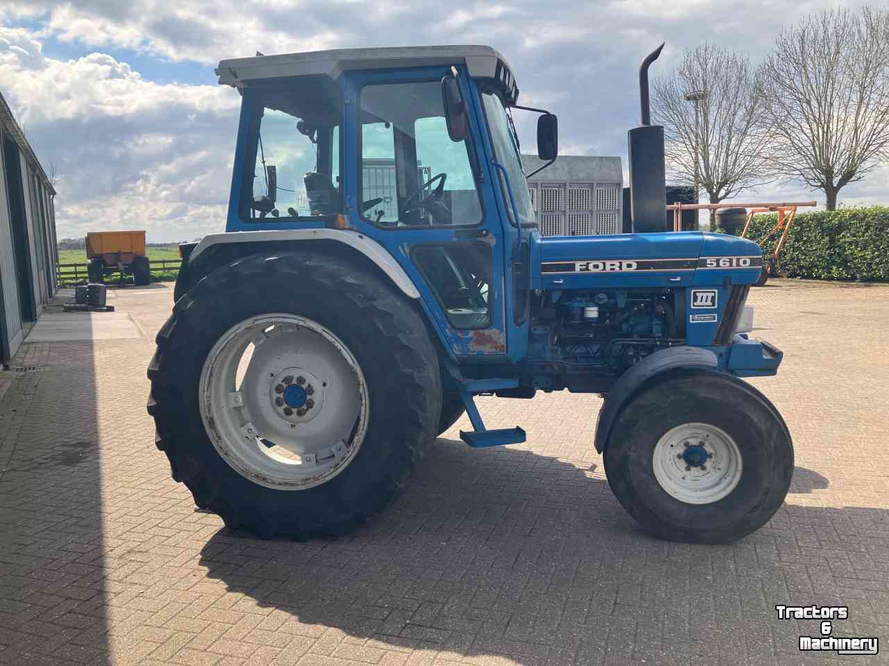 Tractors Ford 5610