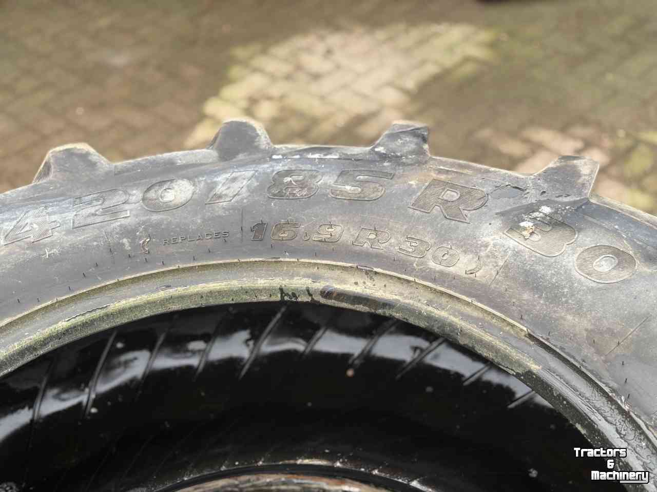 Wheels, Tyres, Rims & Dual spacers Trelleborg 420/85R30