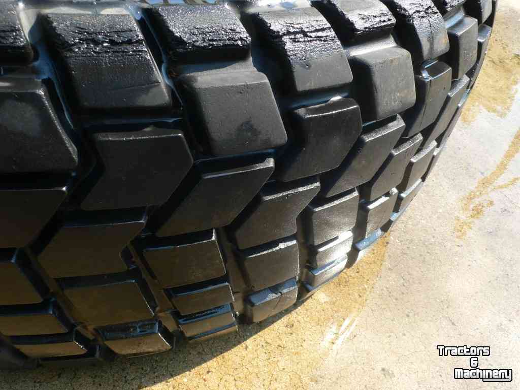 Wheels, Tyres, Rims & Dual spacers Michelin 18.4 R30
