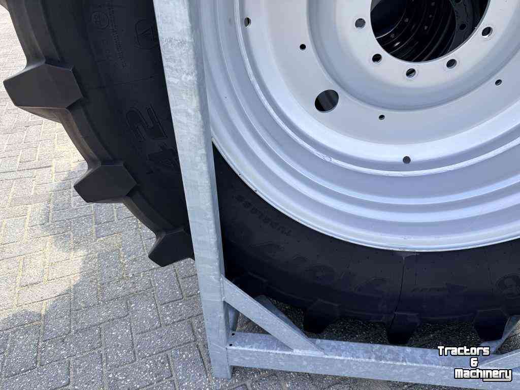Wheels, Tyres, Rims & Dual spacers Trelleborg 710/70R42 + Mitas 600/70