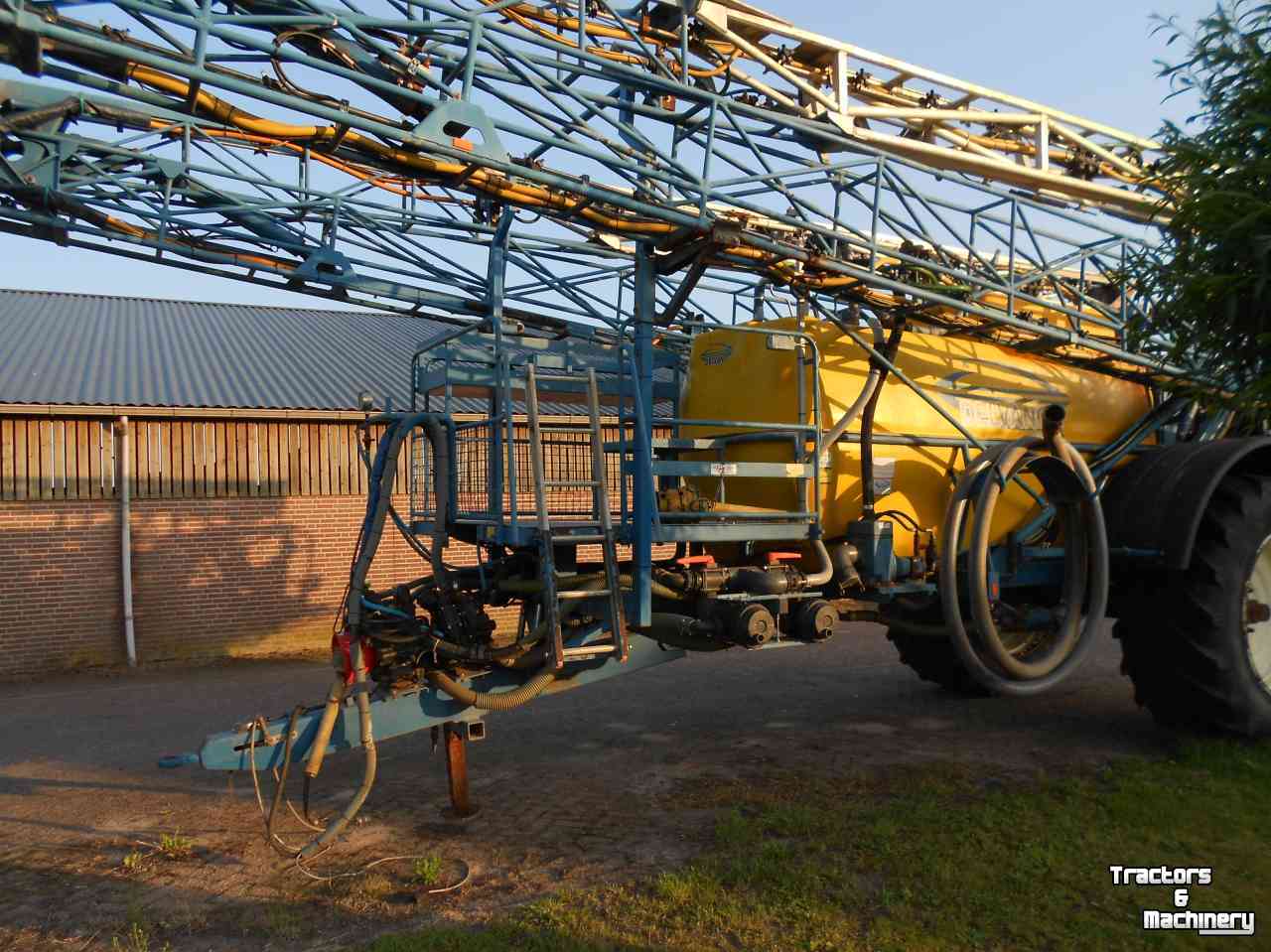 Fieldsprayer pull-type Delvano 52meter 5000 liter
