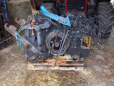 Used parts for tractors  Onderdelen, spareparts