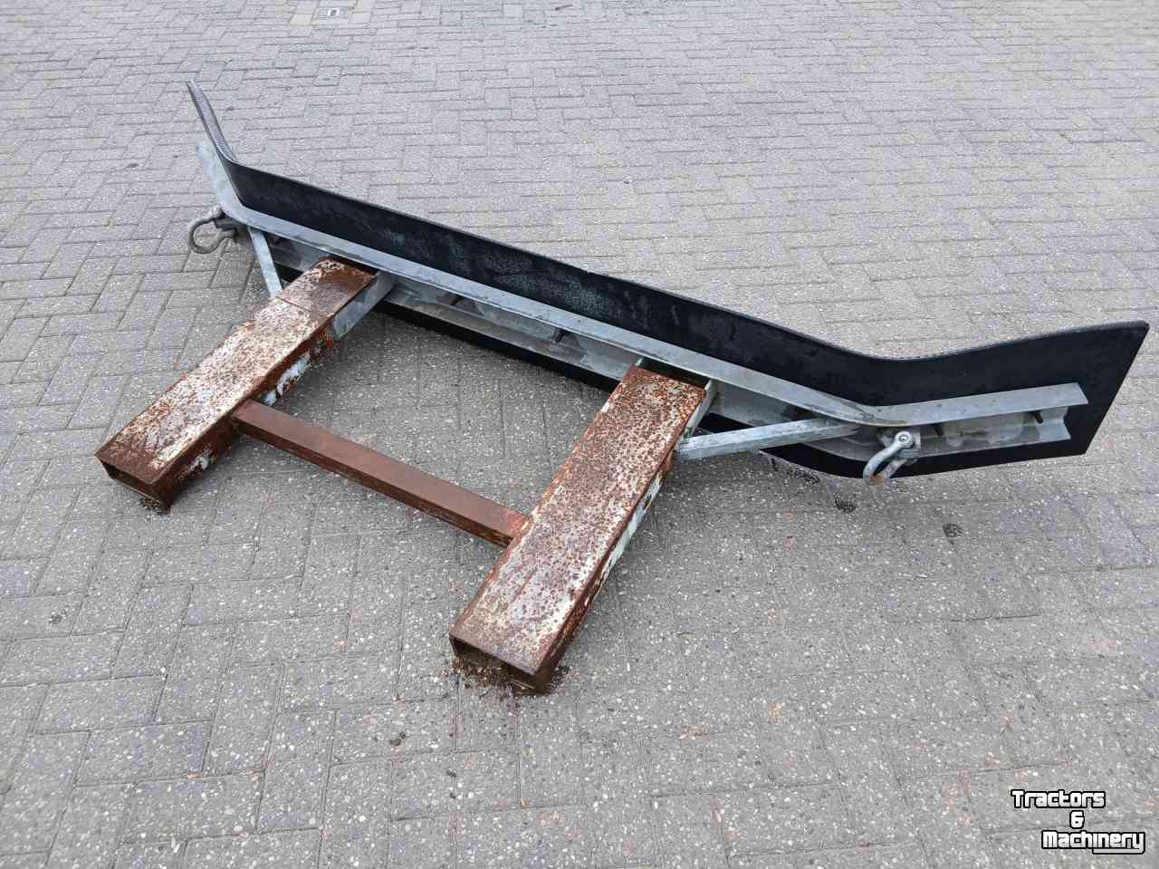 Rubber yard scraper Qmac RS260 rubber schaaf rubberschuif