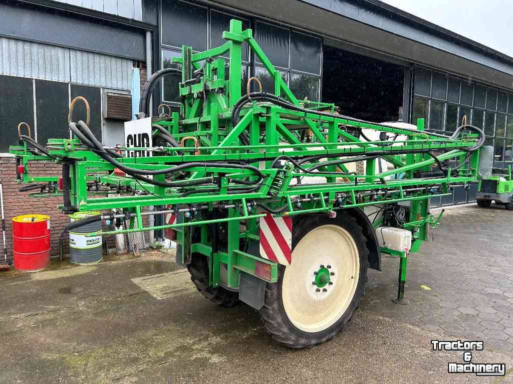 Fieldsprayer pull-type CHD U1827