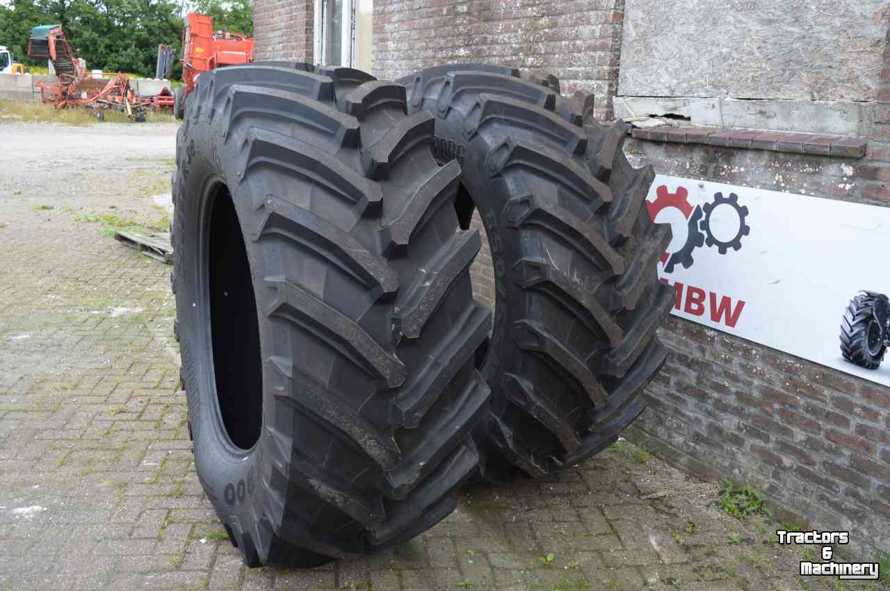 Wheels, Tyres, Rims & Dual spacers Trelleborg 650/65r38 demontage