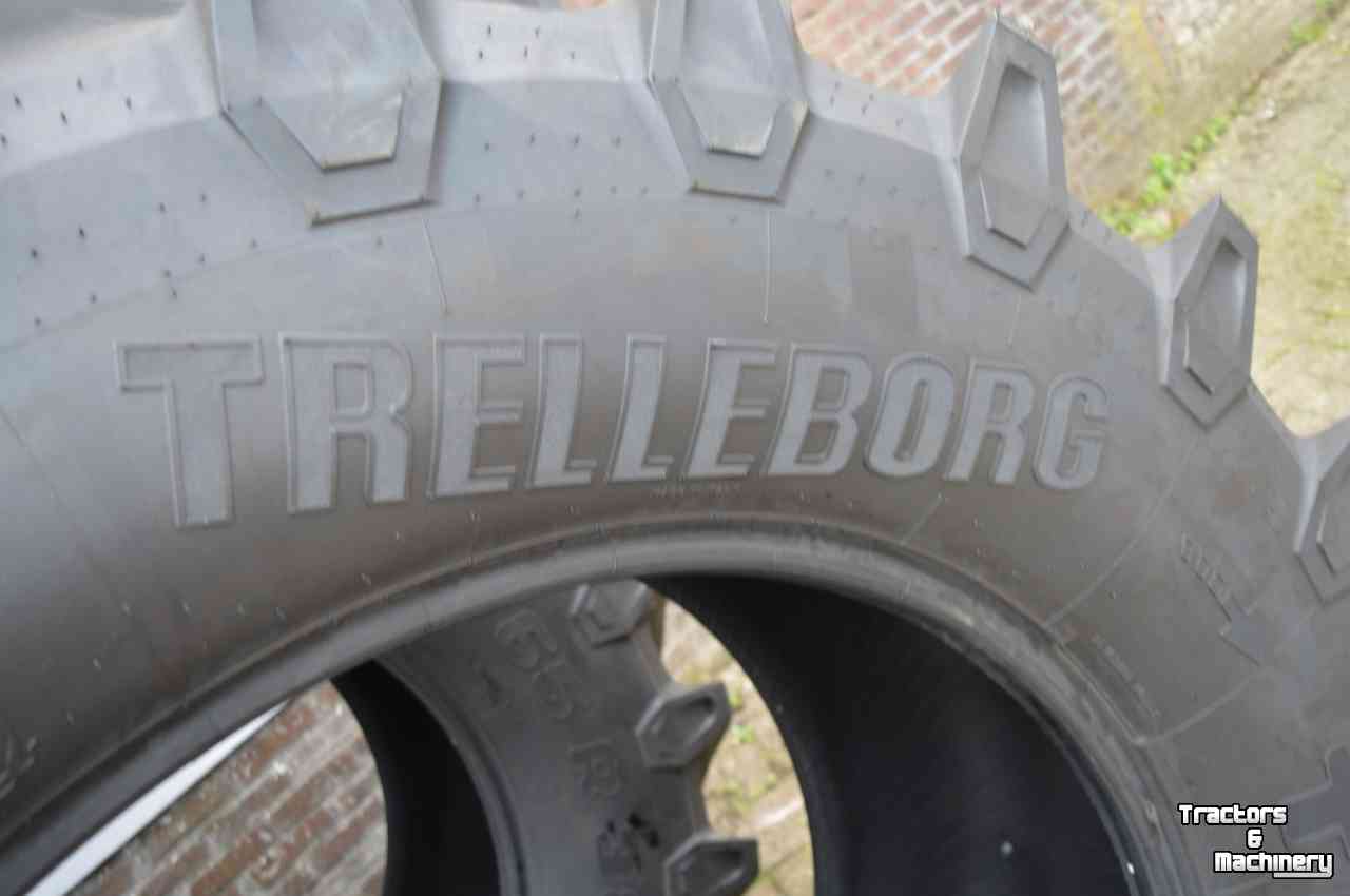 Wheels, Tyres, Rims & Dual spacers Trelleborg 650/65r38 demontage