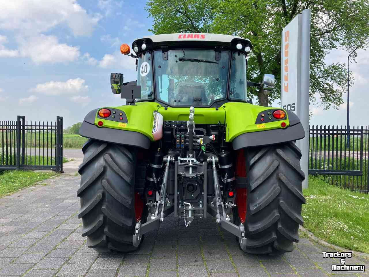 Tractors Claas Arion 450