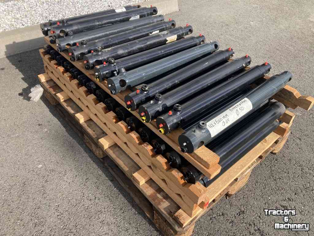 Diverse new spare-parts Wifo cilinders