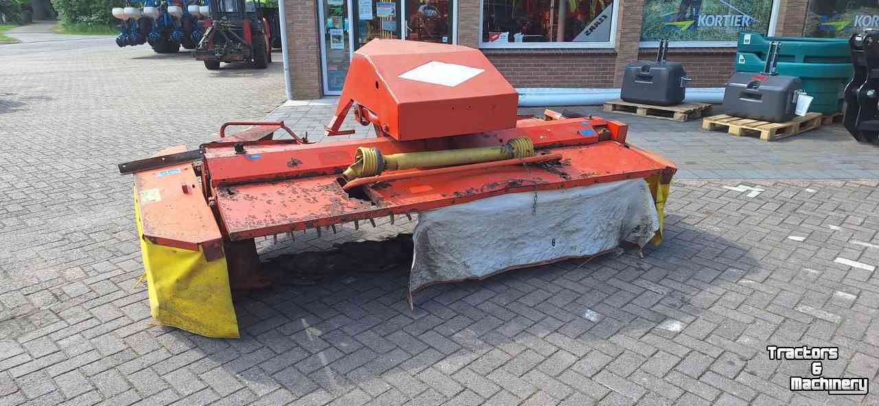 Mower Kuhn FC 280 P frontmaaier met kneuzer