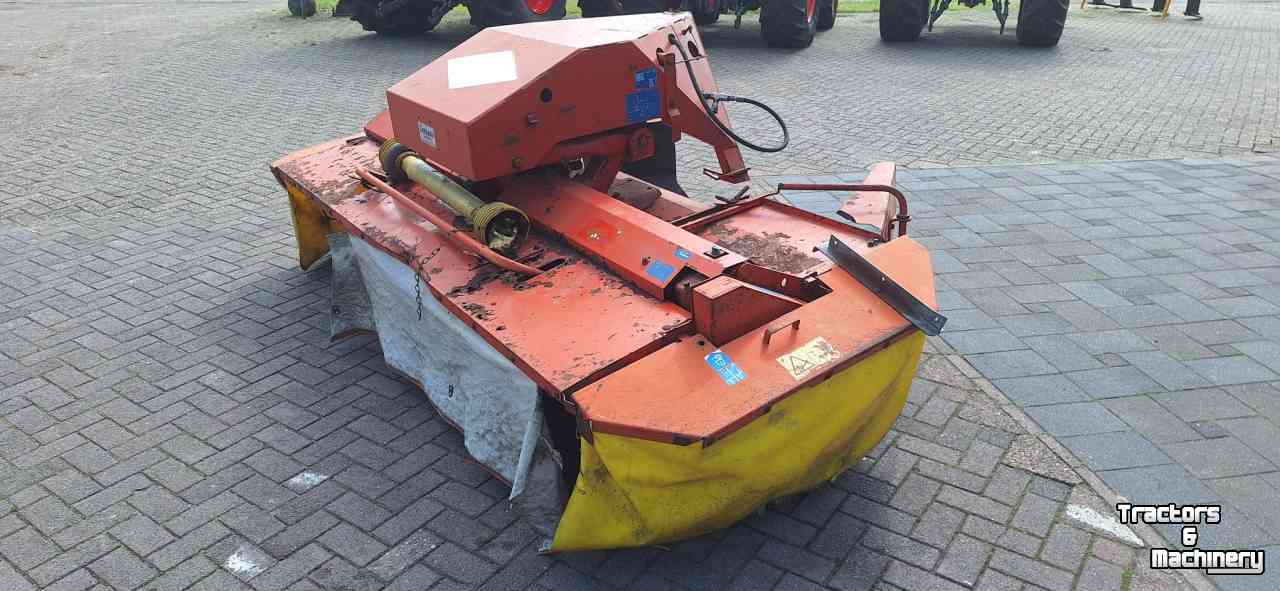 Mower Kuhn FC 280 P frontmaaier met kneuzer