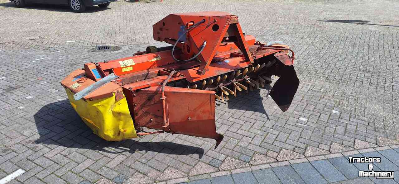 Mower Kuhn FC 280 P frontmaaier met kneuzer