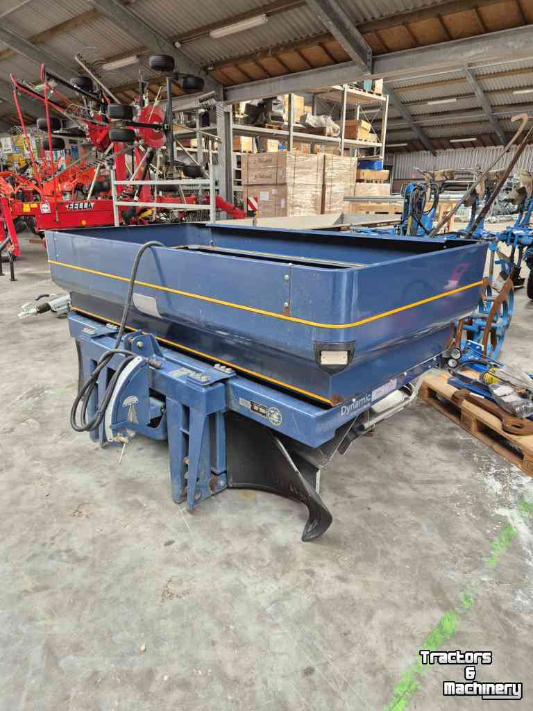 Fertilizer spreader Bogballe M2W Dynamic kunstmeststrooier