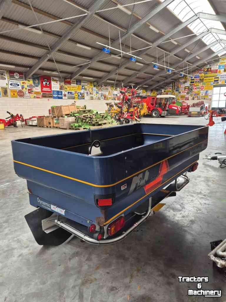 Fertilizer spreader Bogballe M2W Dynamic kunstmeststrooier