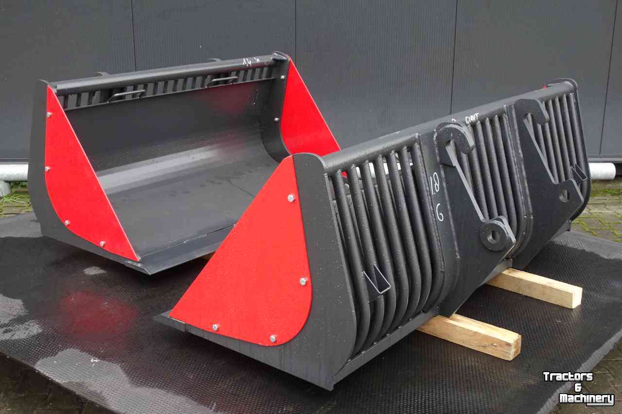 Skeleton buckets Hofstede Puinbak puin tegel bak riek met model Giant of Weidemann aankoppeling