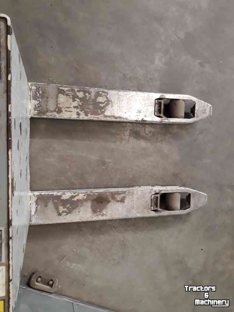Hand pallettruck Nissan PLL180 (brede uitvoering)