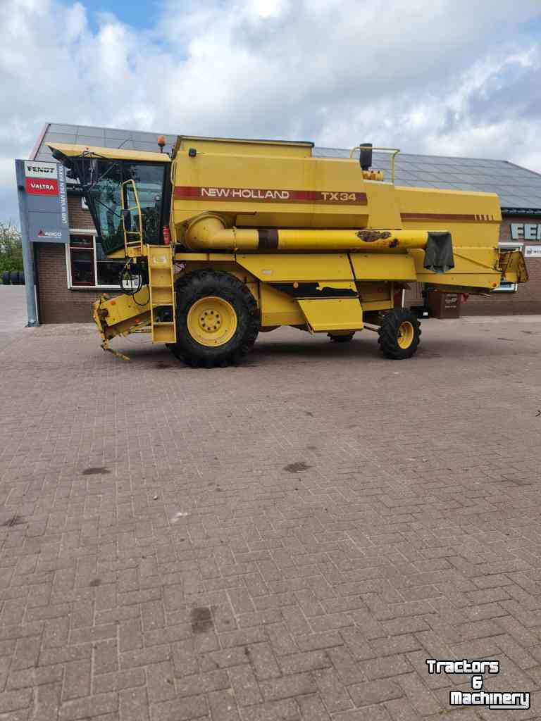 Combine New Holland TX34