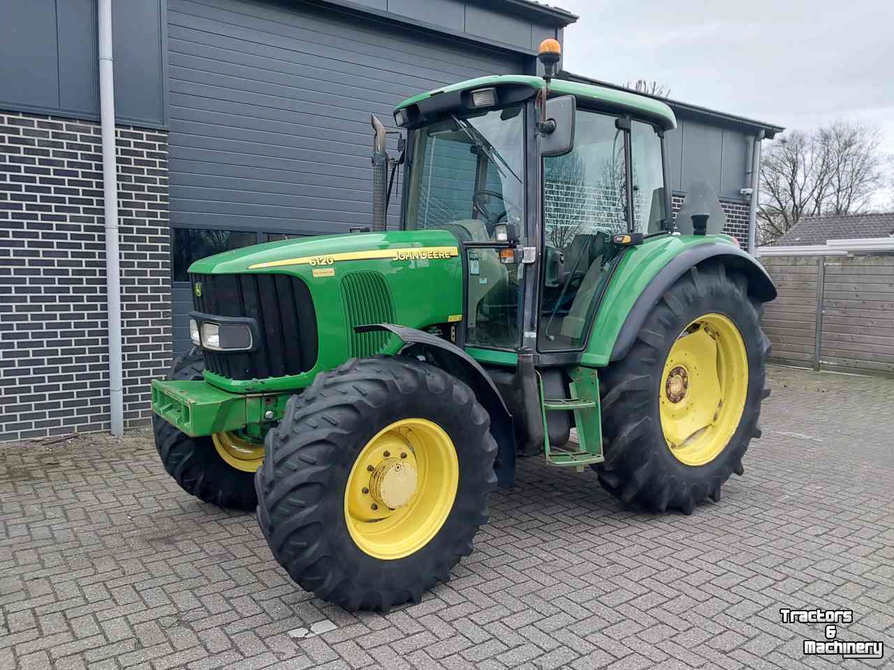 Tractor John Deere 6120 met Superkruip