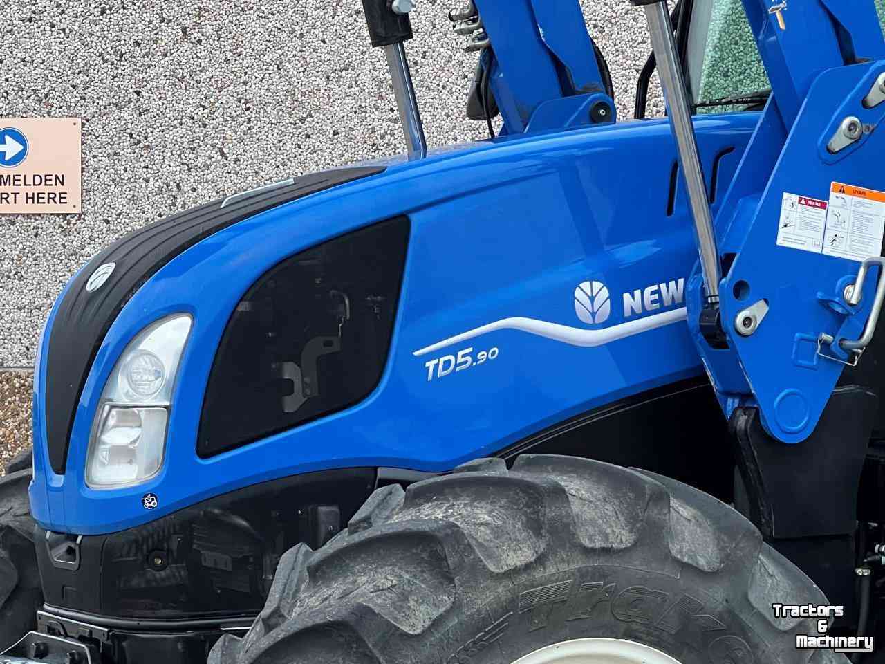 Tractors New Holland TD5.90Power Shuttel met Lader FL4.20  Airco lucht