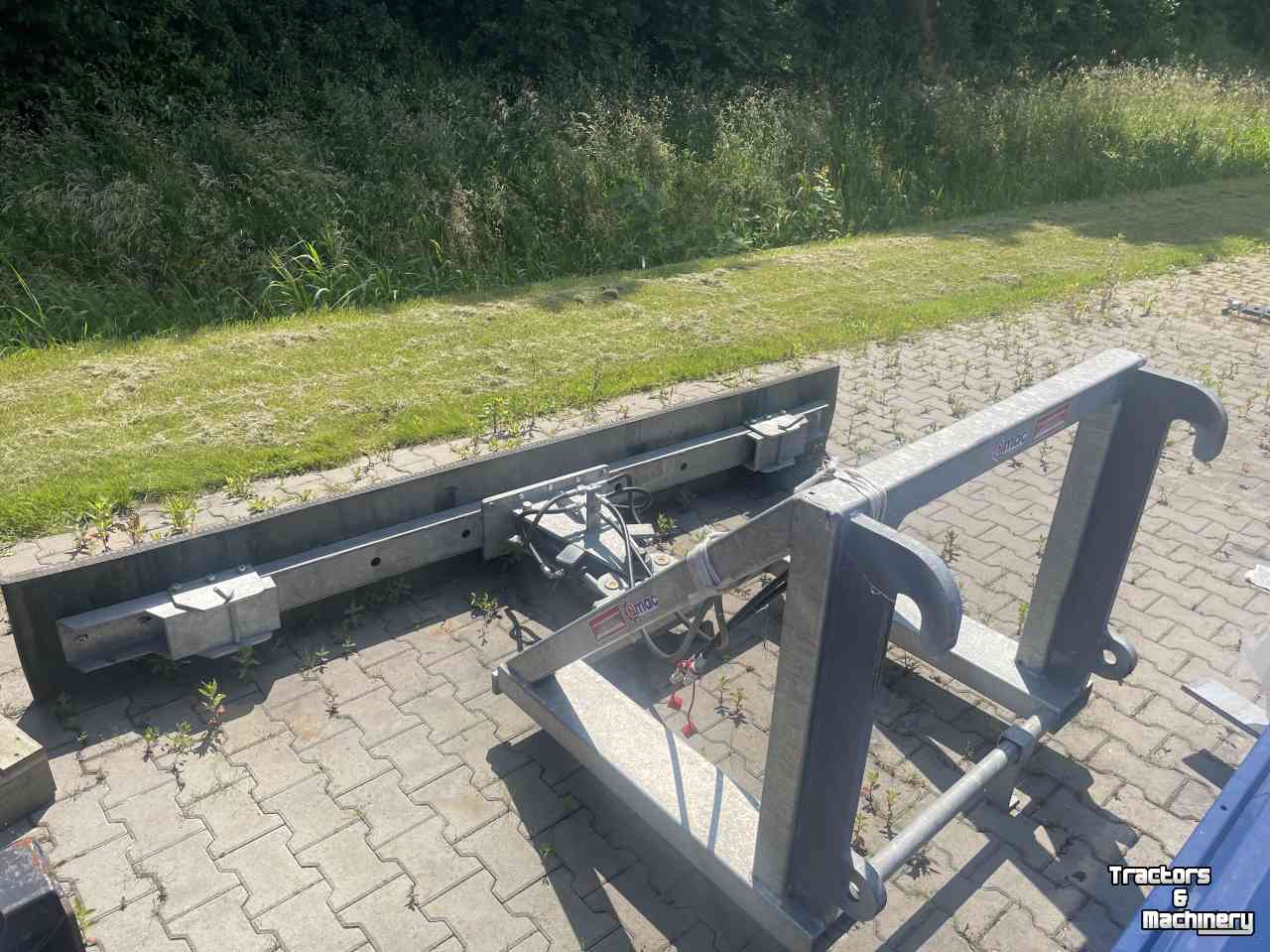Rubber yard scraper Qmac 300 hydr schuinstelling +hoek  JCB en paletvork