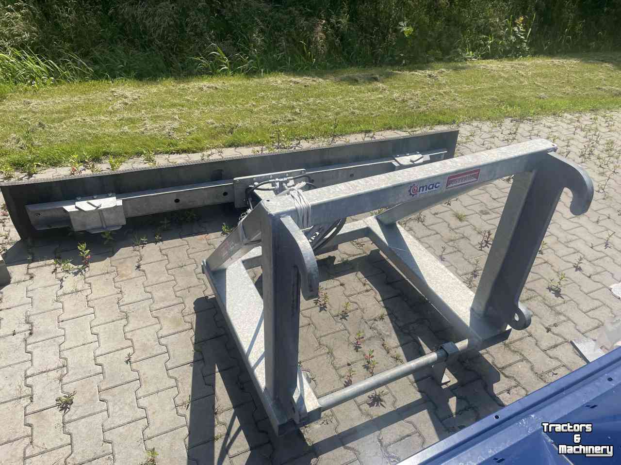 Rubber yard scraper Qmac 300 hydr schuinstelling +hoek  JCB en paletvork