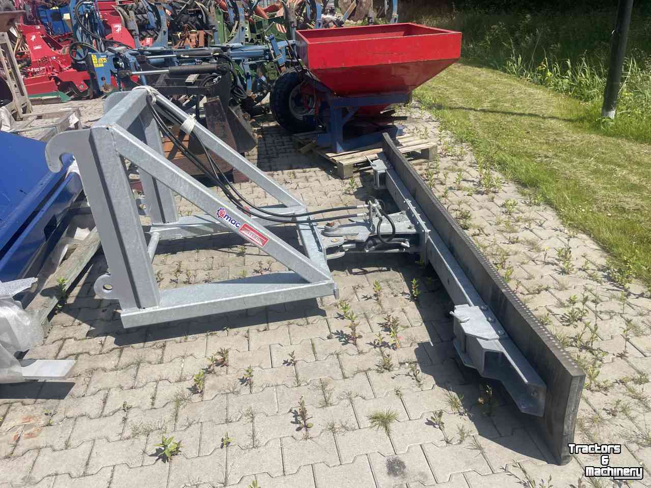 Rubber yard scraper Qmac 300 hydr schuinstelling +hoek  JCB en paletvork