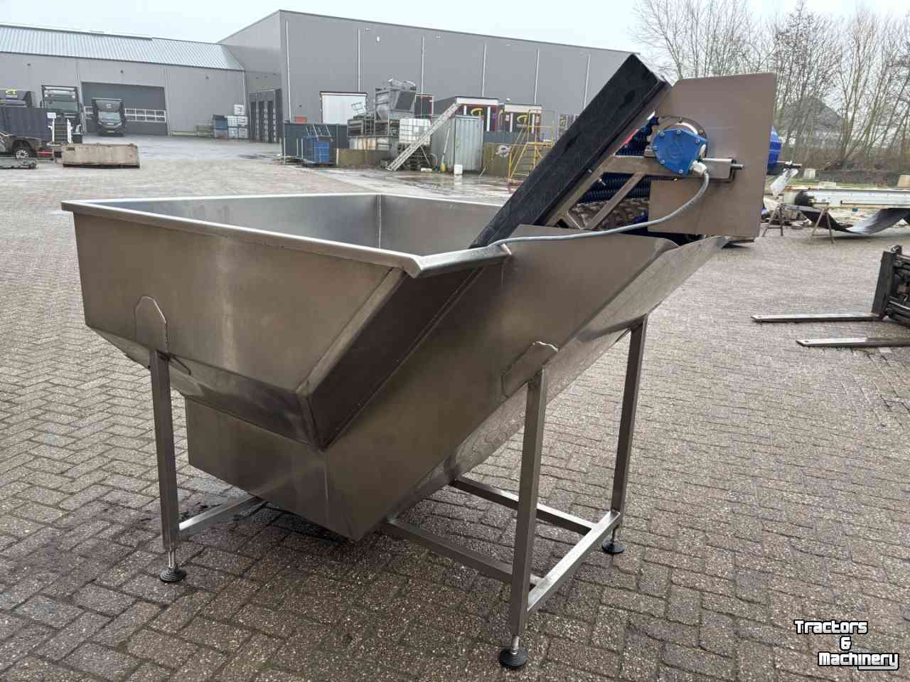 Other conveying equipment and accessories  Natte bunker elevator, RVS