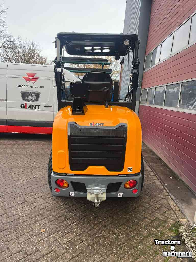 Wheelloader Giant G2700 HD+