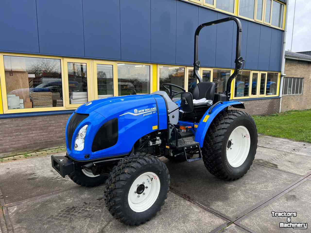 Tractors New Holland Boomer 50 tractor trekker tracteur