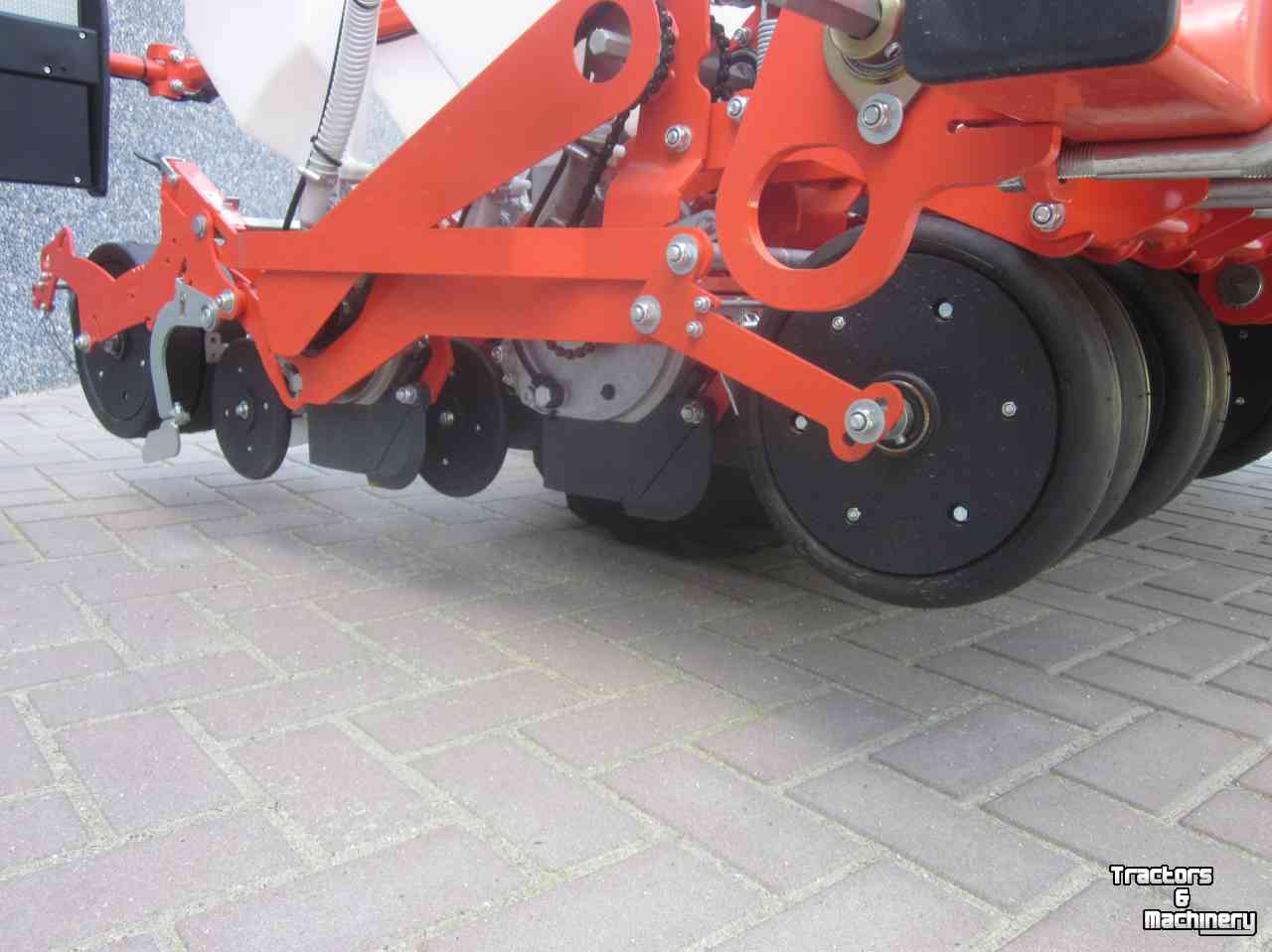 Seed drill Kubota KUBOTA VP 1300 | GROENTEZAAIMACHINE | UIEN