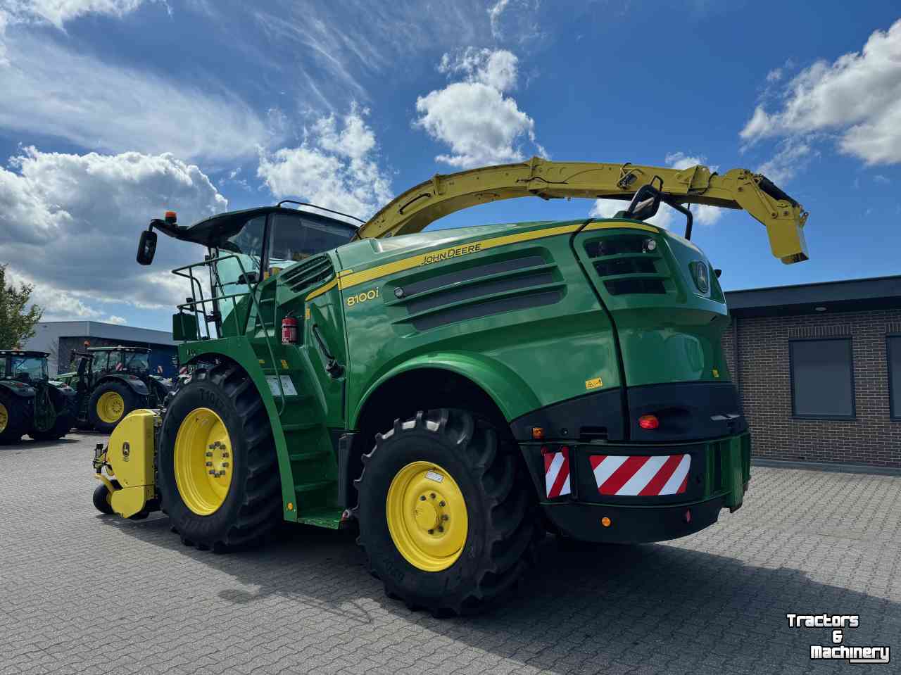 Forage-harvester John Deere 8100 4WD 2019 865/110 UUR + JD 639 PICKUP!!!