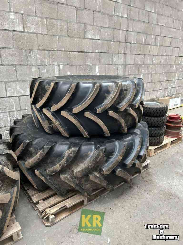 Wheels, Tyres, Rims & Dual spacers Vredestein 650/85R38 en 600/70R28