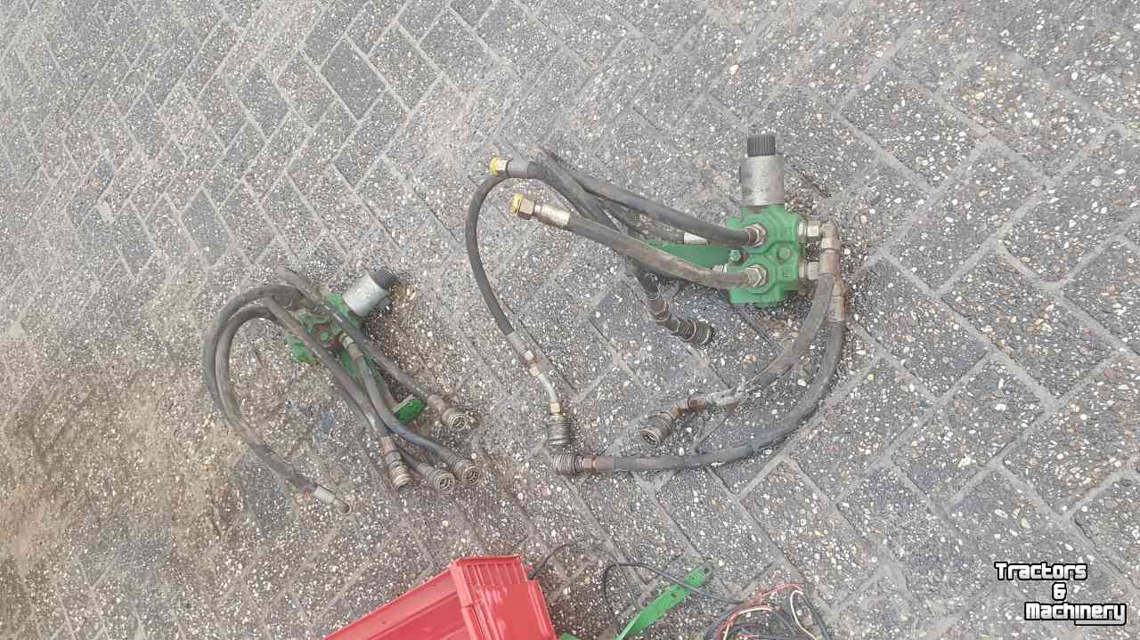 Other tractors and accessories  John Deere hydrauliek delen