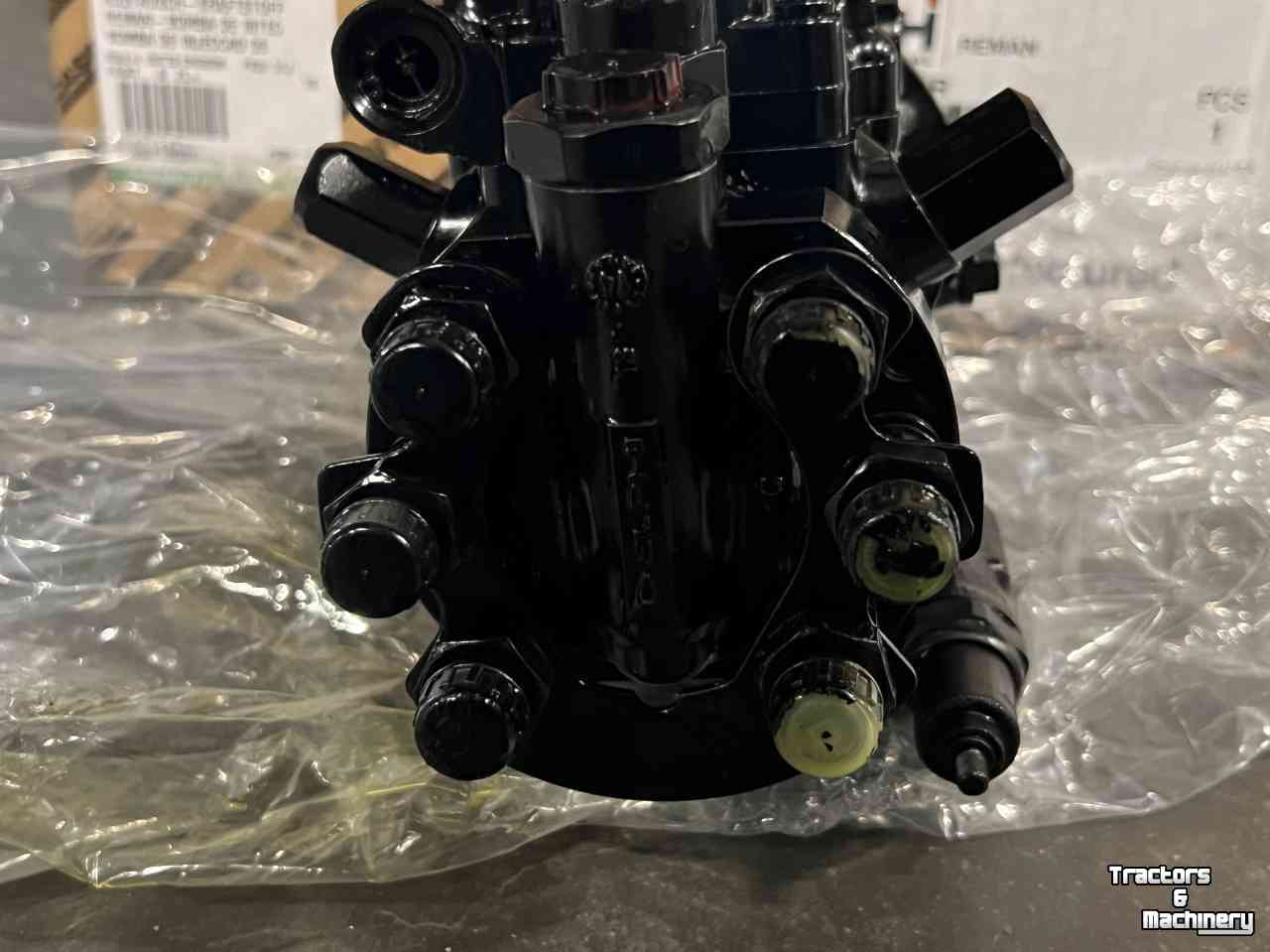 Tractor New Holland Brandstofpomp NEWH TB 120 Parts nr:87801166R