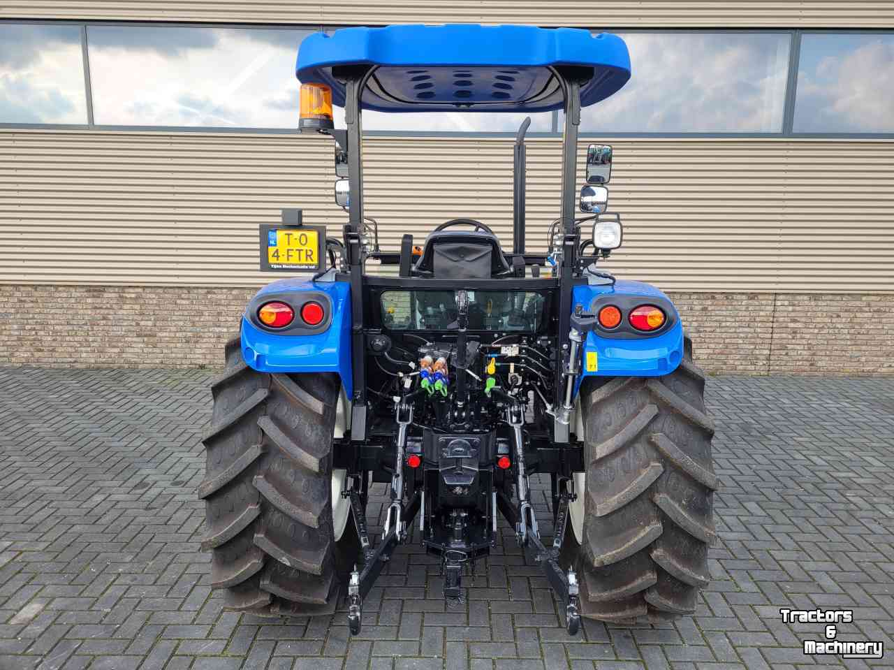 Tractors New Holland t4.75