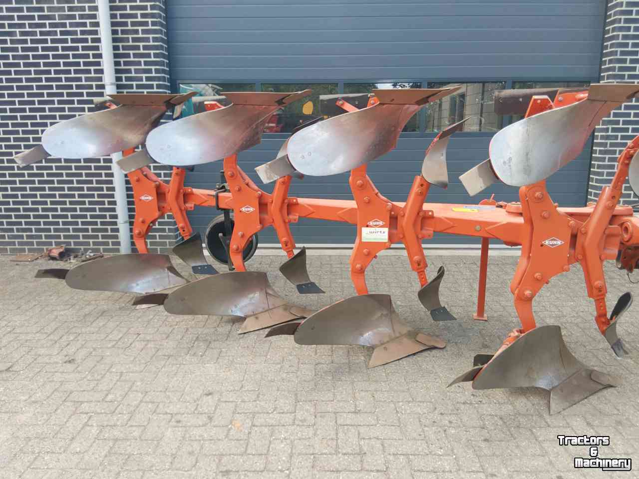 Ploughs Kuhn Master 120 4 schaar ploeg