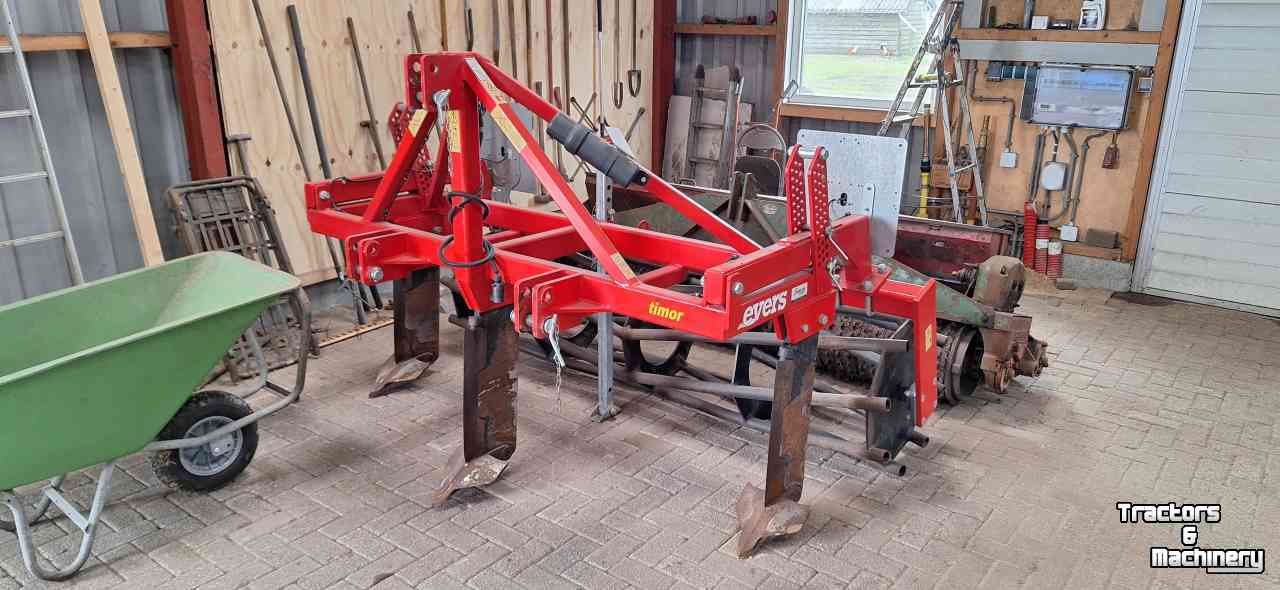 Deep subsoiler Evers Timor