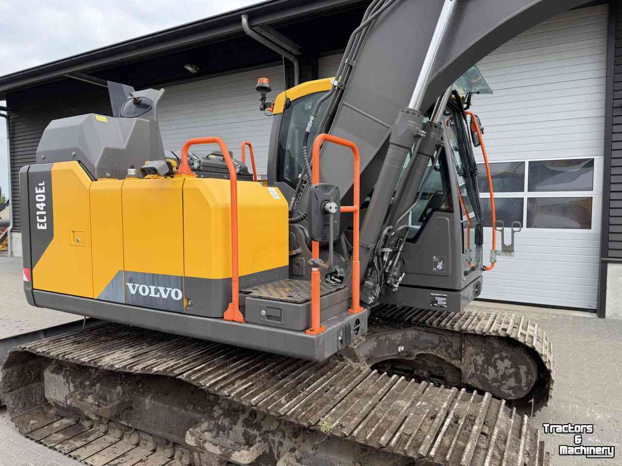 Excavator tracks Volvo EC140EL