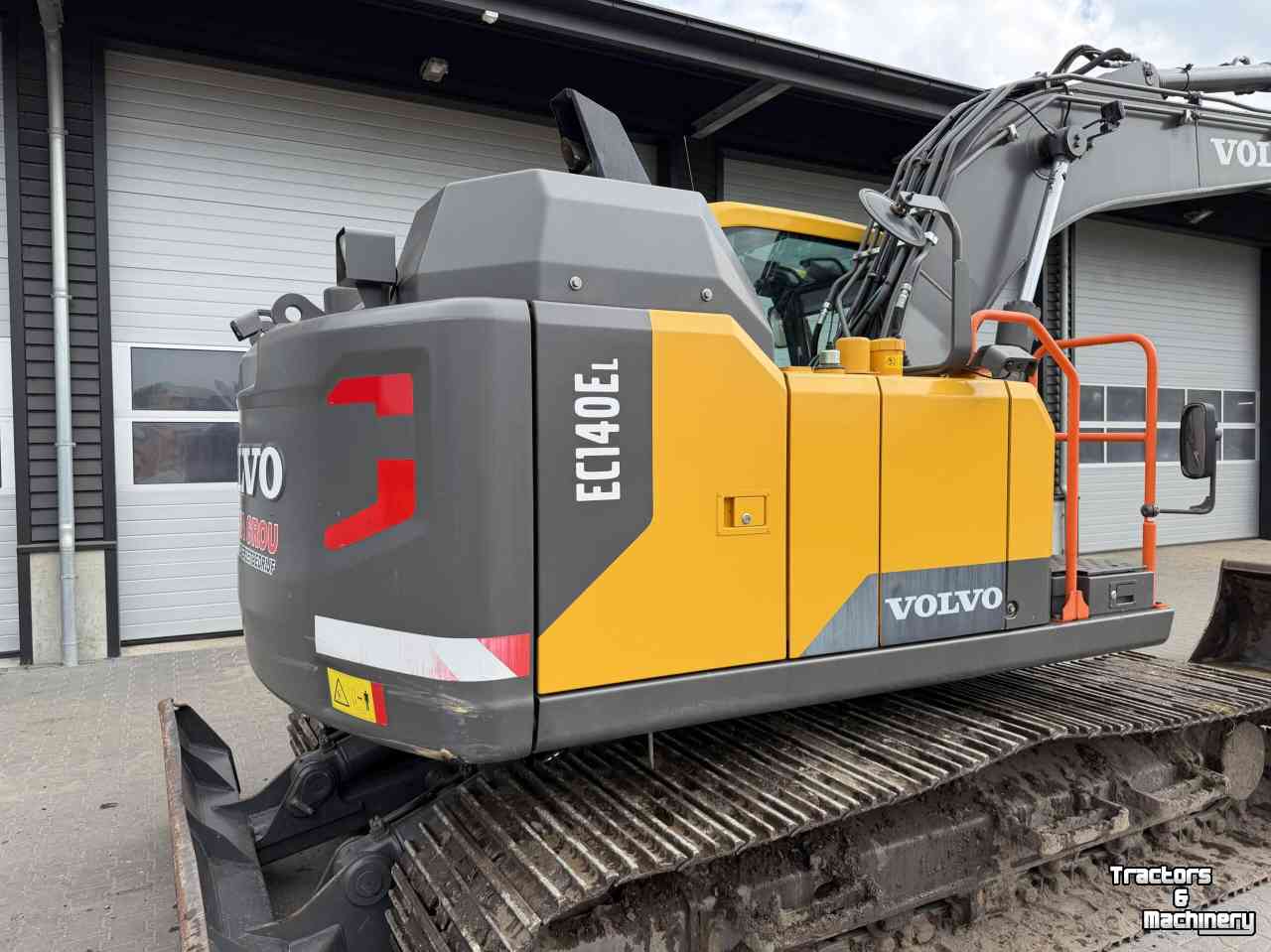 Excavator tracks Volvo EC140EL