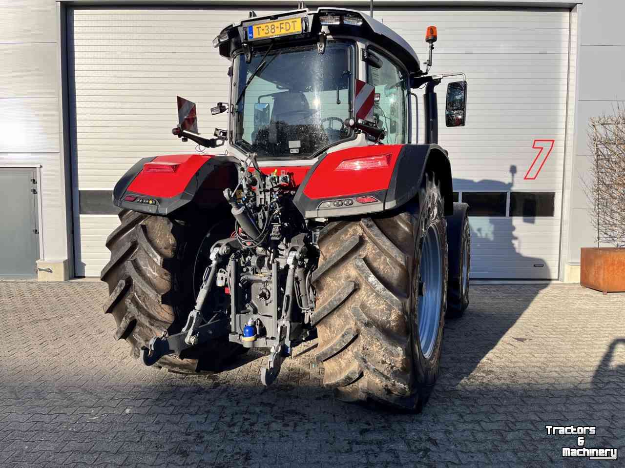 Tractors Massey Ferguson 8S 285 Dyna VT Exclusief